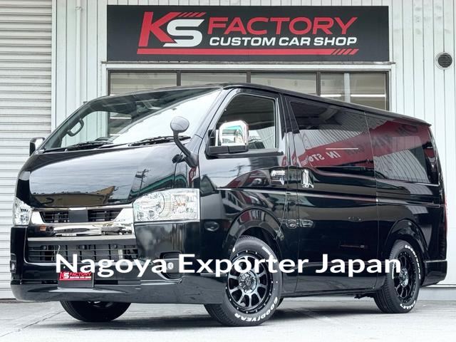 TOYOTA HIACE VAN