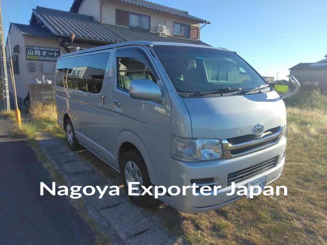 TOYOTA HIACE VAN