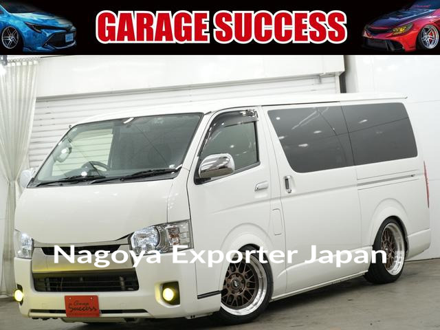 TOYOTA HIACE VAN