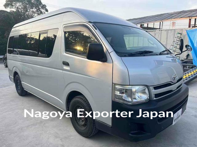 TOYOTA HIACE COMMUTER