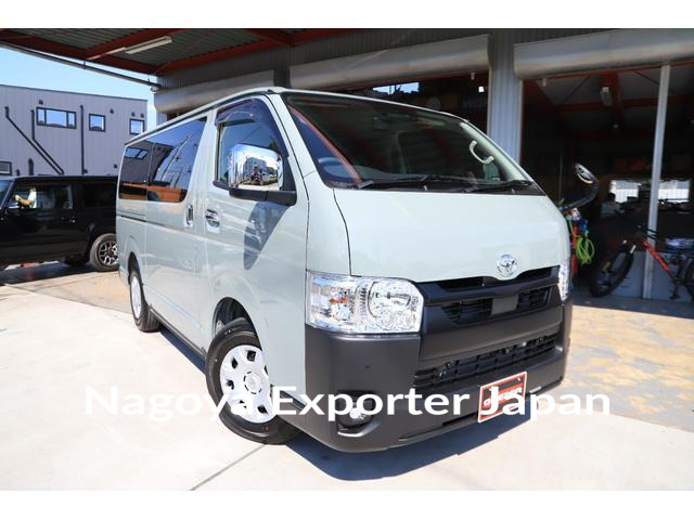 TOYOTA HIACE VAN
