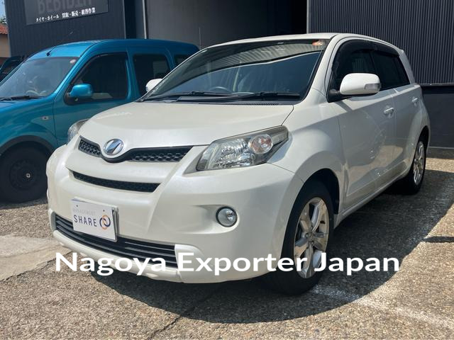 TOYOTA IST
