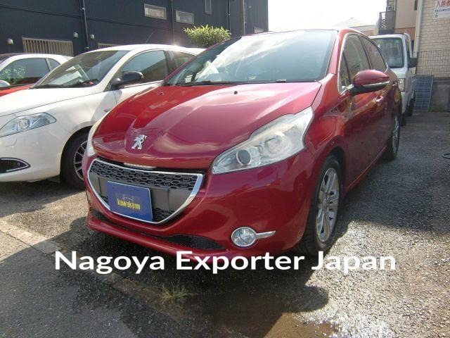 PEUGEOT 208