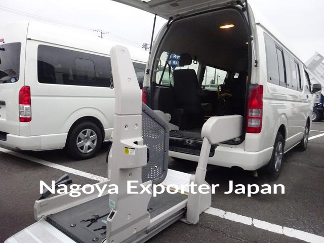 TOYOTA HIACE VAN