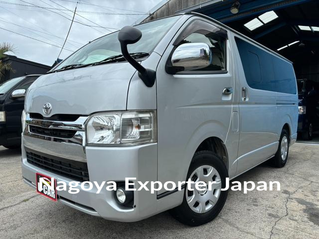 TOYOTA HIACE VAN