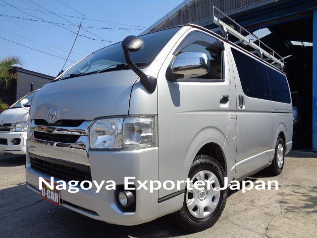TOYOTA HIACE VAN