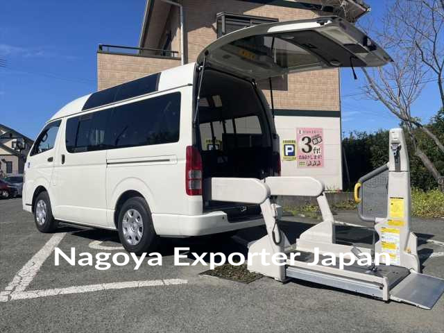 TOYOTA HIACE VAN