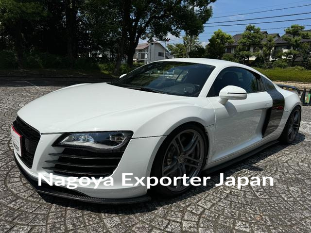 AUDI R8