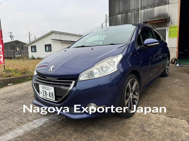 PEUGEOT 208